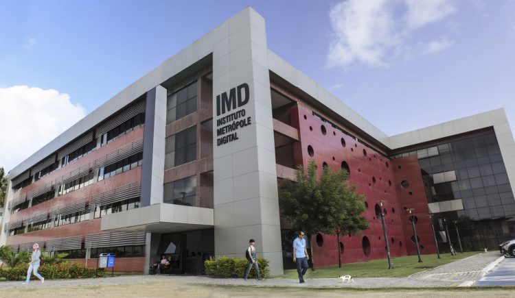 IMD oferece mais de 200 vagas para diversos cursos na área de TI